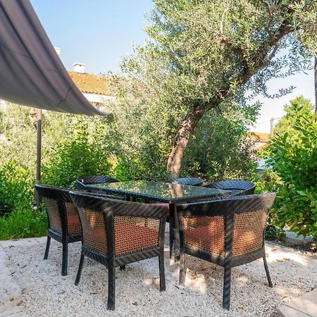 Awesome Apartment In Makarska With Wifi Zewnętrze zdjęcie