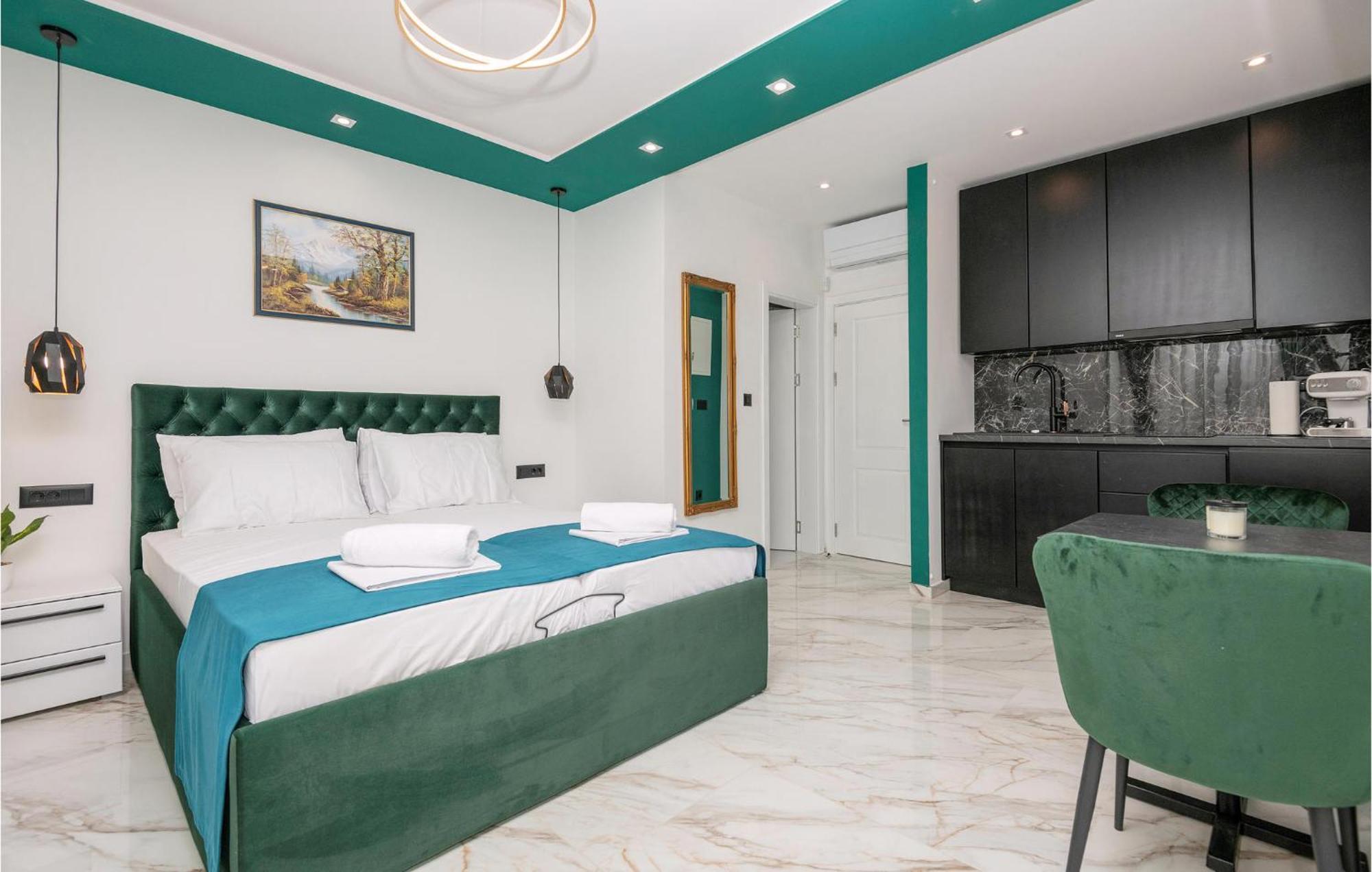 Awesome Apartment In Makarska With Wifi Zewnętrze zdjęcie
