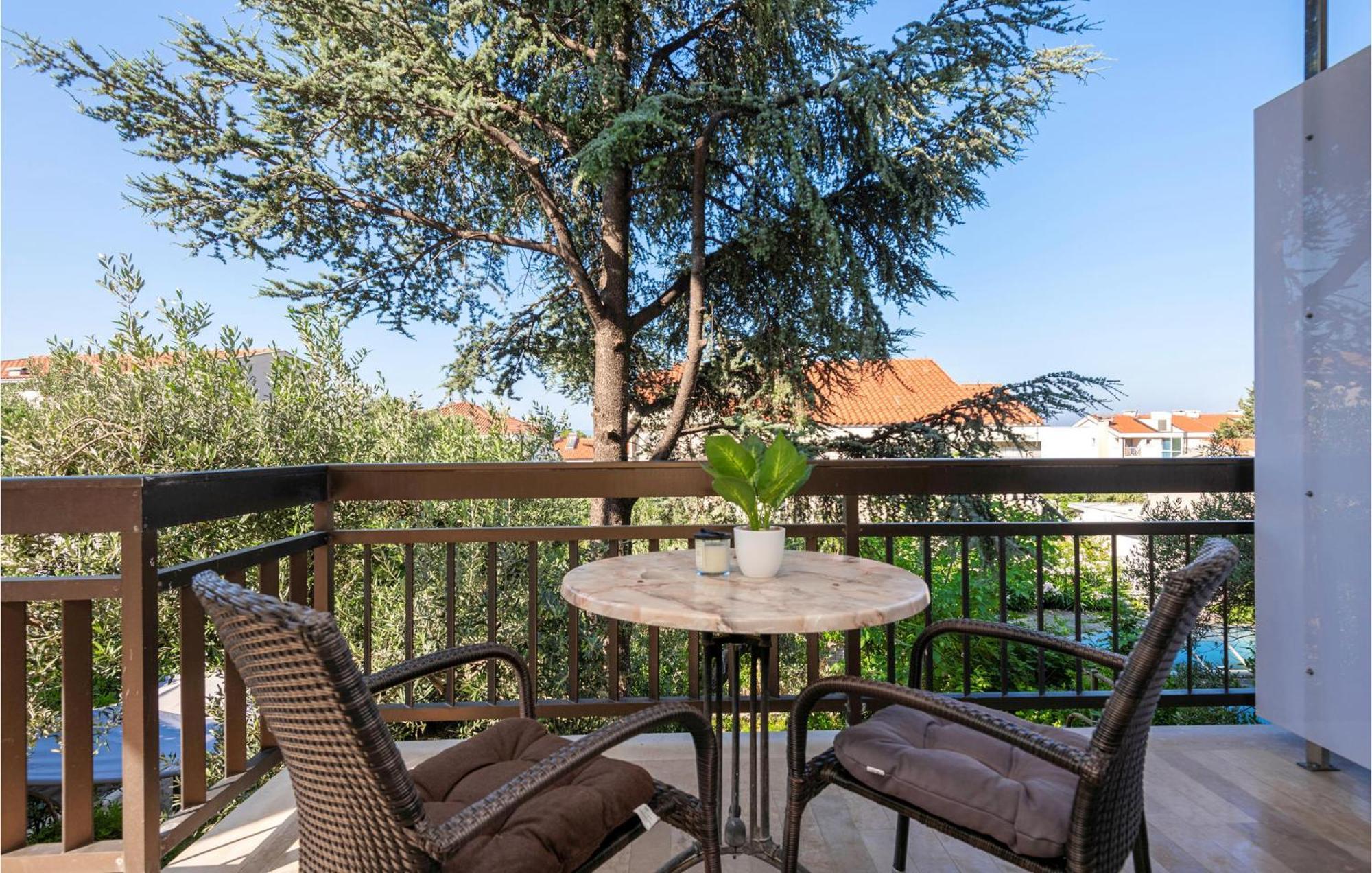 Awesome Apartment In Makarska With Wifi Zewnętrze zdjęcie
